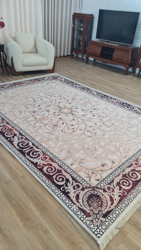 فرشینه طرح کلاسیک زمینه کرم با حاشیه زرشکی | کد L351 | فرشینه لاکچری