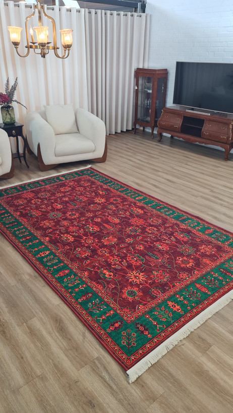 فرشینه طرح سنتی با زمینه زرشکی و حاشیه سبز | کد U685 | فرشینه لاکچری